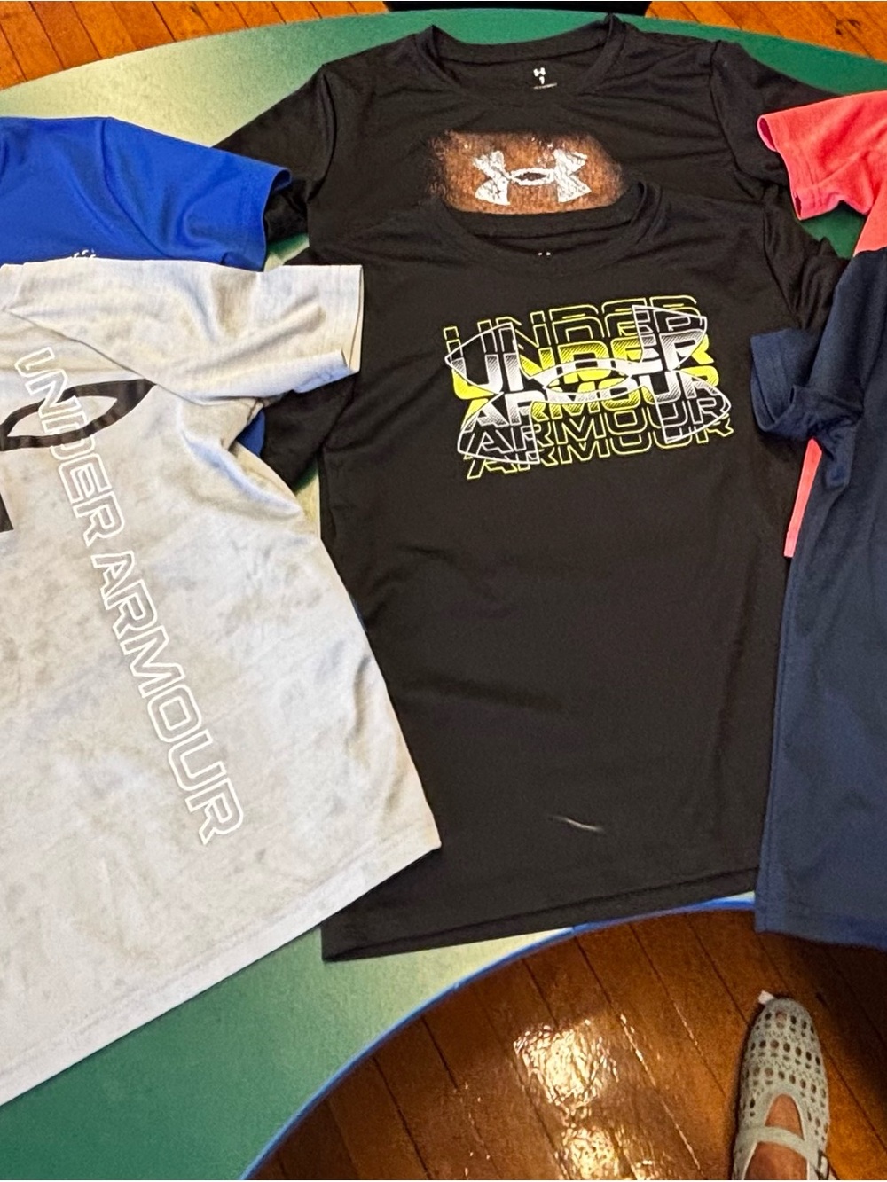Under Armour set of 6 Short Sleeve Tees size 7
